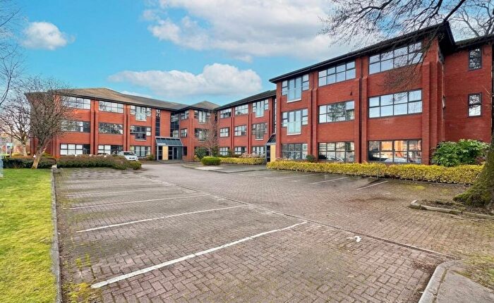 1 Bedroom Flat For Sale In First Avenue, Poynton, SK12