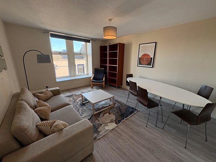 3 Bedroom Flat To Rent In Seagate, Dundee, DD1