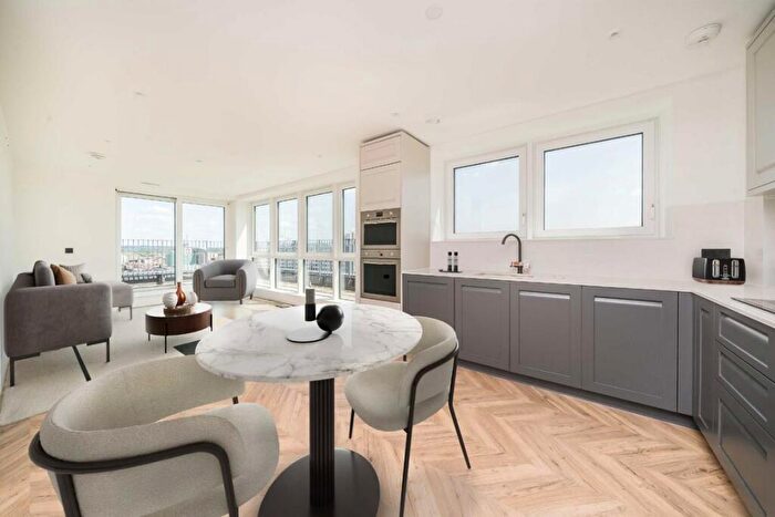 2 Bedroom Flat For Sale In Heritage Walk, Kingston Upon Thames, KT1