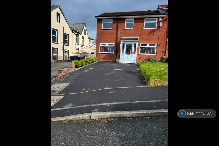 5 Bedroom Semi-Detached House To Rent In Peel Park Close, Accrington, BB5