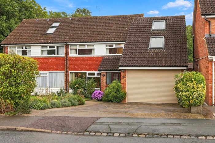 4 Bedroom Detached House For Sale In Oakwood Close, Stevenage, SG2
