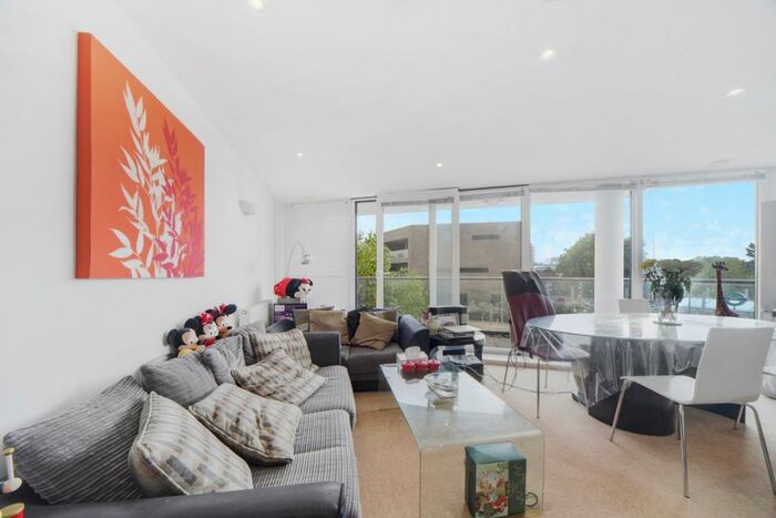 2 Bedroom Apartment To Rent In Ross Apartments, Royal Docks, E16