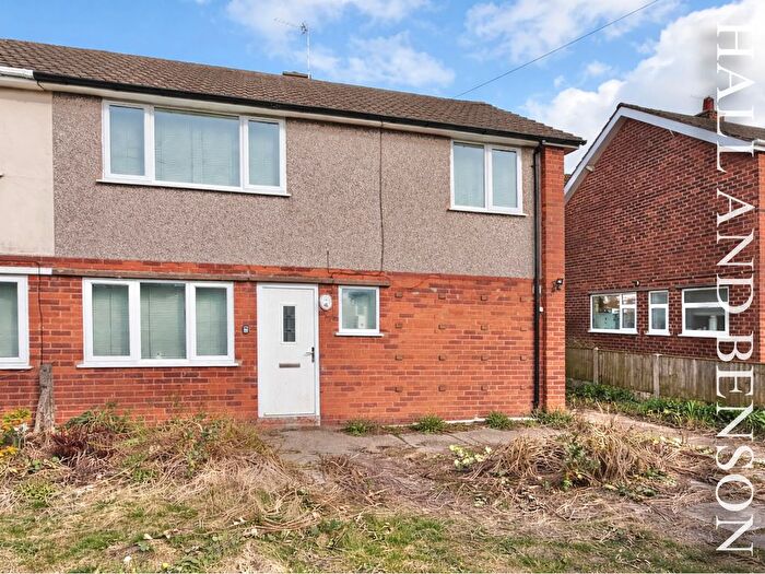 3 Bedroom Property To Rent In Hazel Grove, South Normanton, DE55