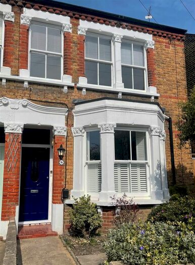 1 Bedroom Detached House To Rent In Effingham Road, London, SE12