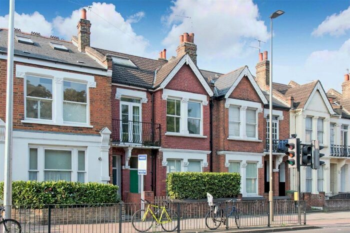 2 Bedroom Flat To Rent In Putney Bridge Road, London, SW15