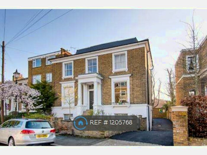 2 Bedroom Flat To Rent In Clapham, London, SW4