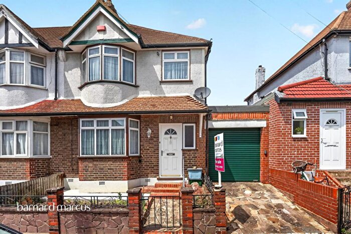 3 Bedroom Terraced House For Sale In Hobart Gardens, Thornton Heath, CR7