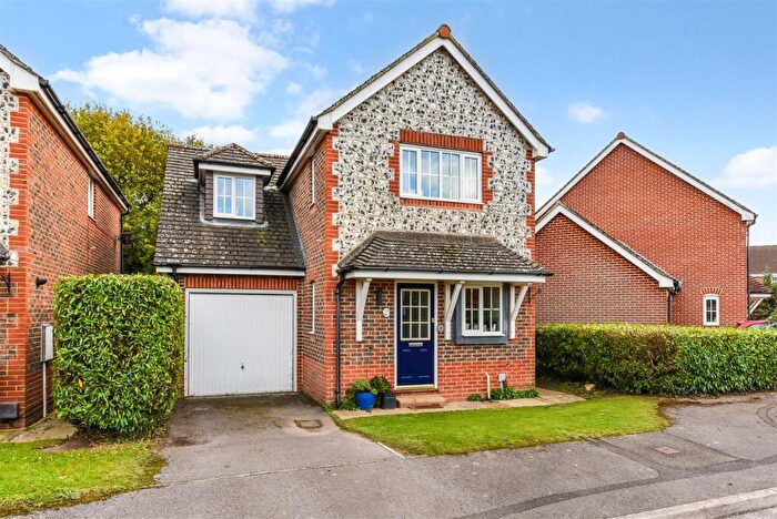 3 Bedroom Detached House For Sale In Carse Road, Chichester, PO19