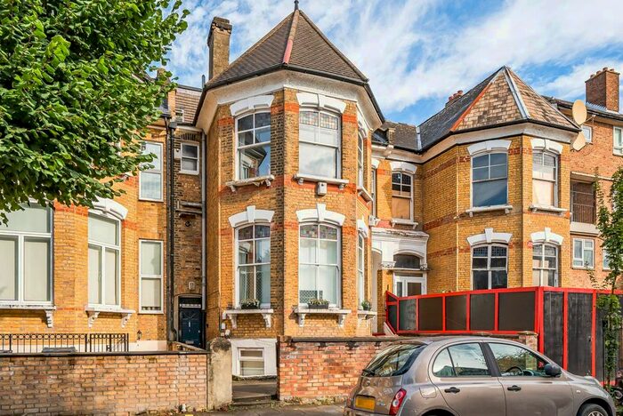 2 Bedroom Flat To Rent In Osbaldeston Road, Upper Clapton, London, N16