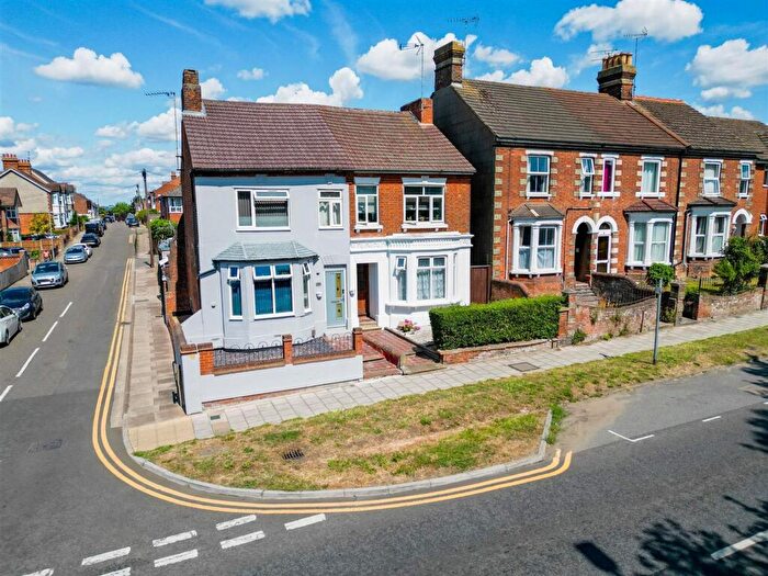 3 Bedroom House For Sale In Bierton Road, Aylesbury, HP20