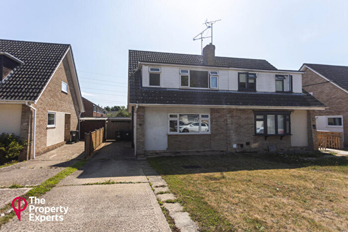 3 Bedroom Semi-Detached House For Sale In Hazel Drive, Reading, RG5