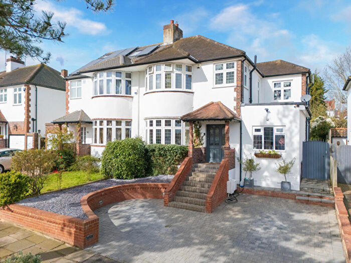 4 Bedroom Semi Detached House For Sale In Worcester Crescent, Woodford Green, IG8
