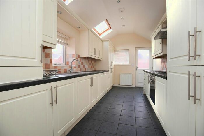 6 Bedroom Maisonette To Rent In Lavender Gardens, Jesmond, Newcastle Upon Tyne, NE2