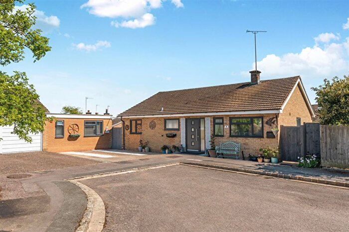 4 Bedroom Detached Bungalow For Sale In Buzzards Close, Little Bourton, OX17