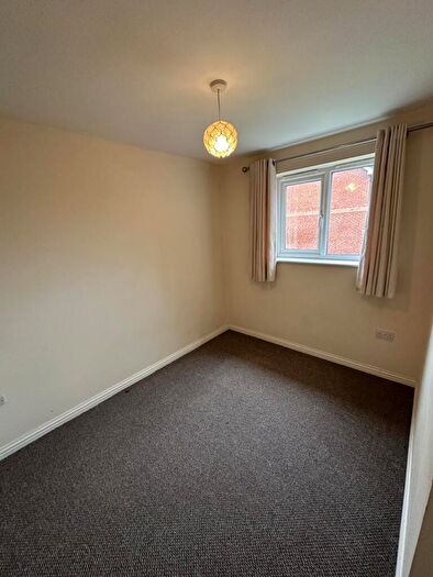 4 Bedroom Town House To Rent In Cinnamon Close, Northenden, M22