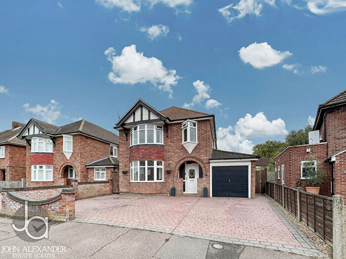 5 Bedroom Detached House For Sale In All Saints Avenue, Colchester, CO3