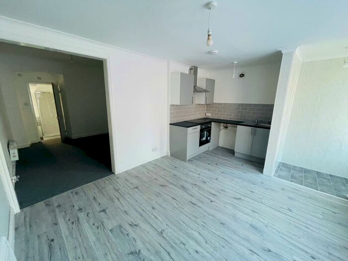 Flat To Rent In Frondeg Terrace, Llanelli, Carmarthenshire, SA15
