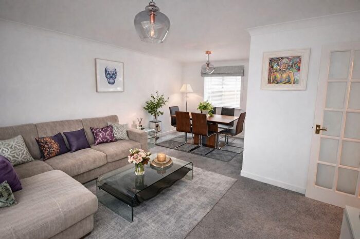 2 Bedroom Flat To Rent In Kirbys Lane, Canterbury, CT2