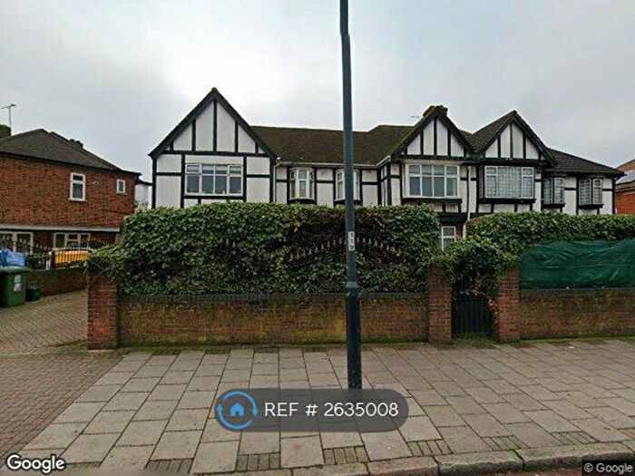 3 Bedroom Flat To Rent In Kenton Road, Kingsbury, HA3