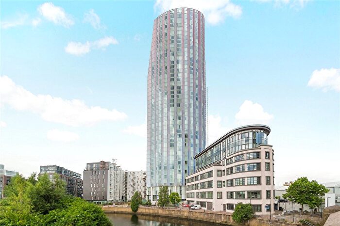 2 Bedroom Flat To Rent In High Street, London, E15