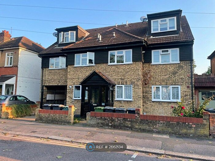 1 Bedroom Flat To Rent In Roebuck Court, London, E4