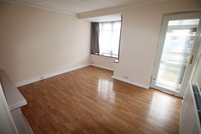 3 Bedroom Terraced House To Rent In Oval Road North, Dagenham, Essex, RM10
