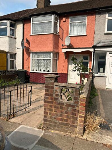 3 Bedroom Terraced House For Sale In Dyson Road, N18