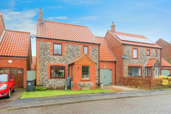 4 Bedroom Link Detached House For Sale In Beechlands Park, Southrepps, Norwich, NR11