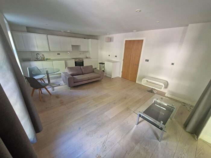 2 Bedroom Flat To Rent In Havannah Street, Canary Wharf, London, E14