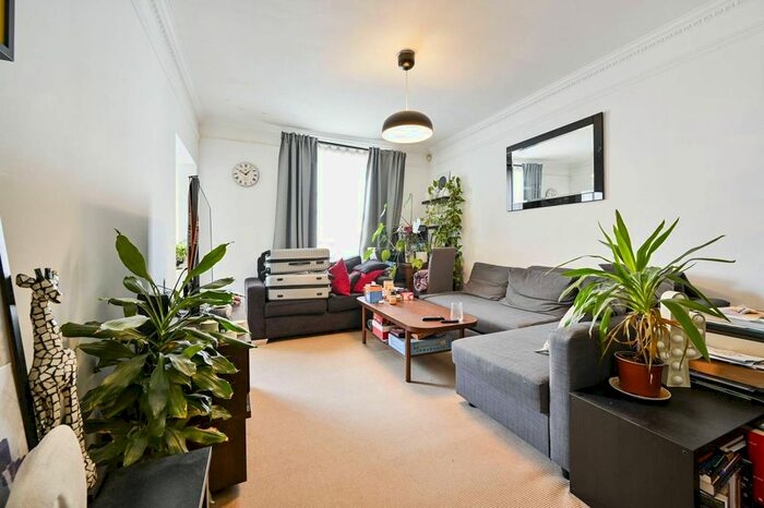 1 Bedroom Flat To Rent In Hogarth Road, Earls Court, London, SW5