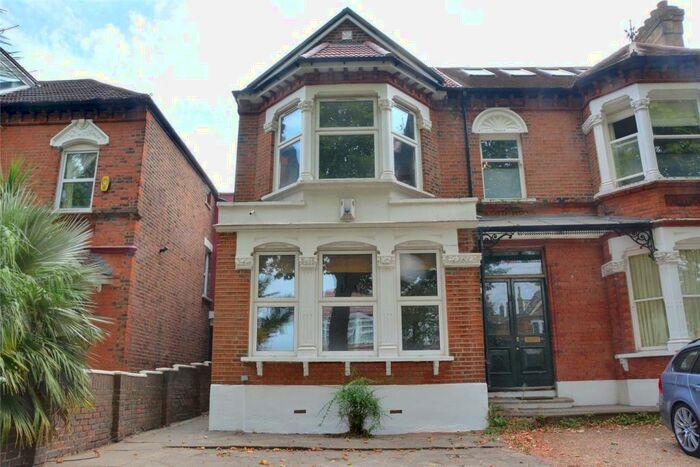 3 Bedroom House To Rent In Little Heath, London, SE7