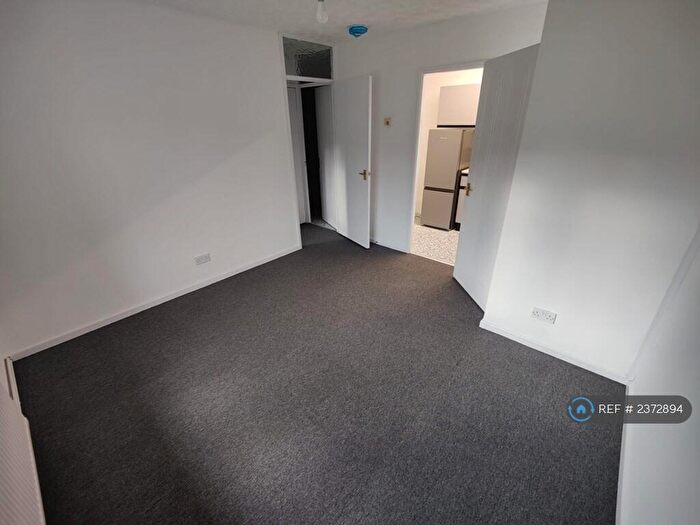 1 Bedroom Flat To Rent In Cloverdale, Northwich, CW8