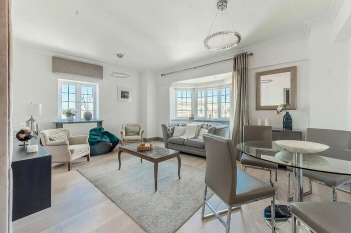 2 Bedroom Flat To Rent In Flat Princes Court, Chelsea, London, SW3