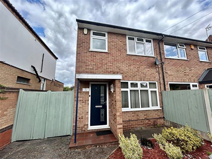 3 Bedroom Semi-Detached House To Rent In Kimberley Road, Nuthall, Nottingham, NG16
