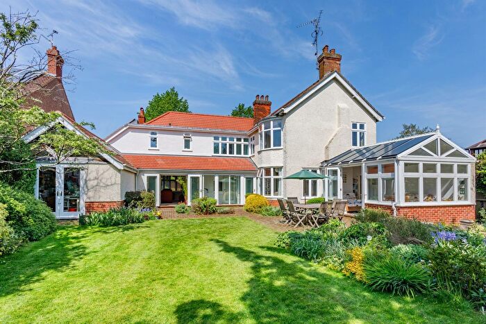 6 Bedroom Detached House For Sale In Broadway, Peterborough, PE1