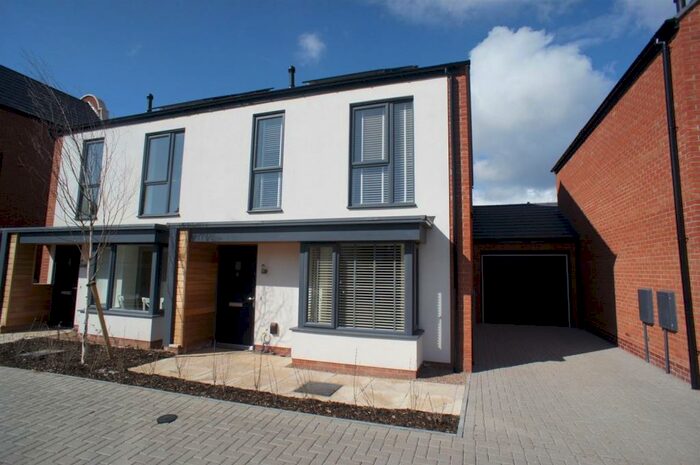 3 Bedroom Semi-Detached House To Rent In Prince Edward Drive, Kingsway, DE22