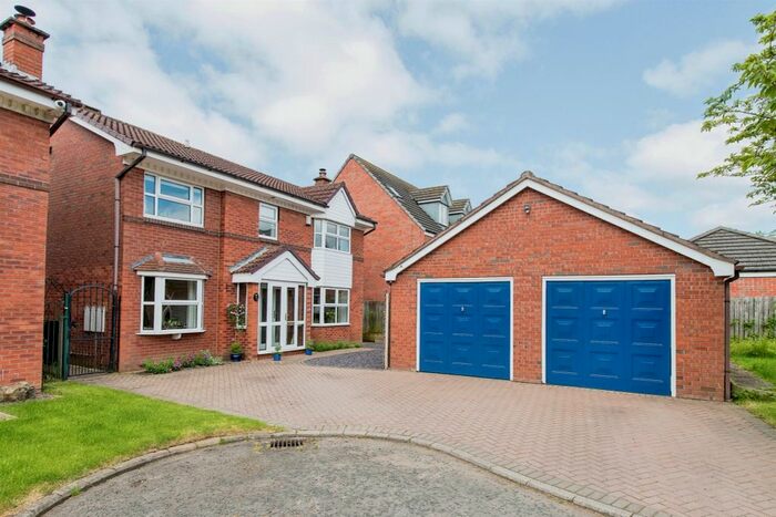 4 Bedroom Detached House For Sale In Moor Lane, Carleton, Pontefract, WF8