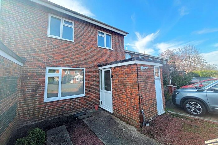 2 Bedroom Terraced House To Rent In Addlestone, Surrey, KT15