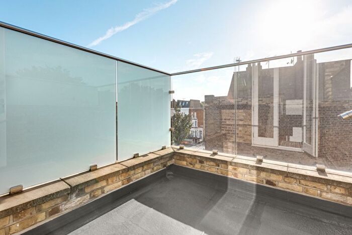 6 Bedroom End Of Terrace House To Rent In Waldemar Avenue, Parsons Green, SW6