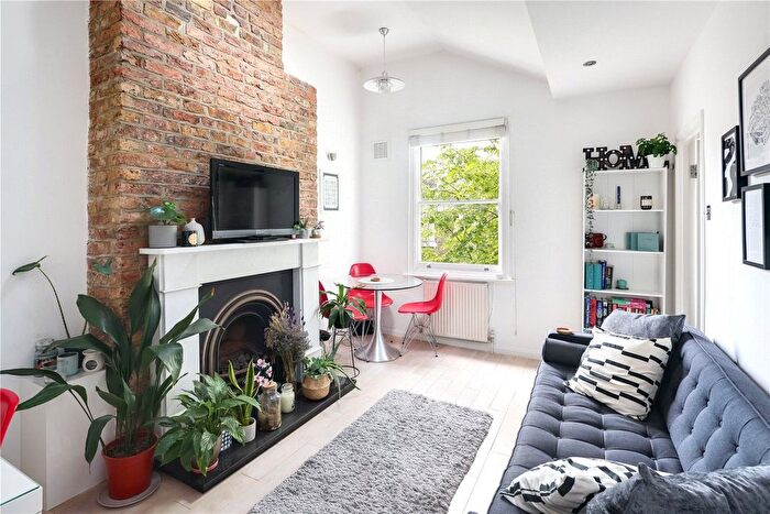 1 Bedroom Flat To Rent In Countess Road, Kentish Town, London, NW5