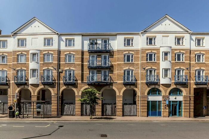 2 Bedroom Flat To Rent In King &amp; Queen Wharf, Rotherhithe Street, London, SE16
