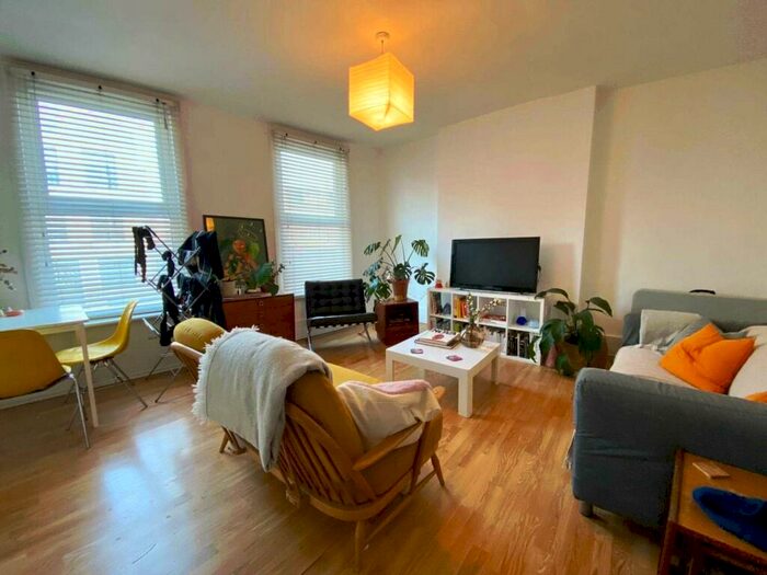 2 Bedroom Maisonette To Rent In Mare Street, Hackney, E9
