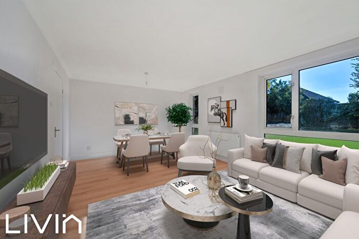 2 Bedroom Flat For Sale In Sharon Court, Warham Road, South Croydon, CR2