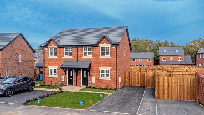 3 Bedroom Semi-Detached House To Rent In Winterbourne Gardens, Grappenhall Heys, Warrington, WA4
