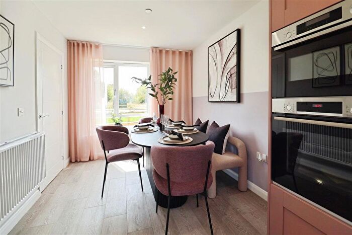 3 Bedroom Detached House For Sale In Kings Drive, Cardiff, CF3