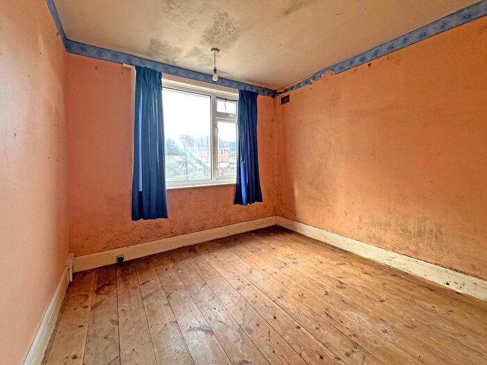 2 Bedroom Semi-Detached Bungalow For Sale In Summer Close, Exeter, EX4