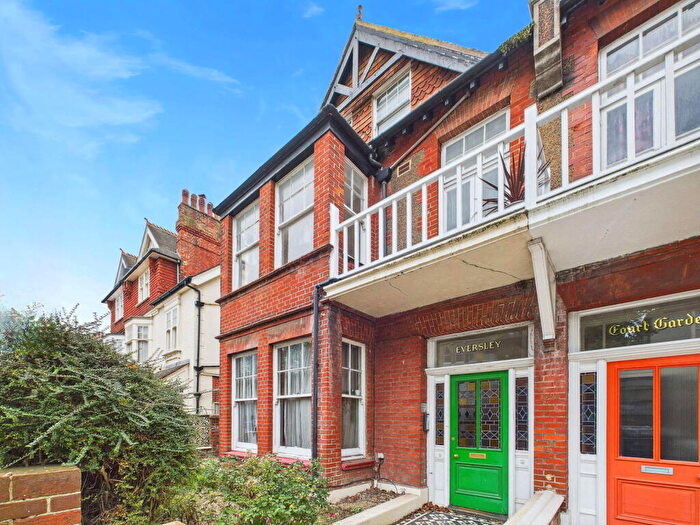 2 Bedroom Flat For Sale In Sackville Road, Hove, BN3