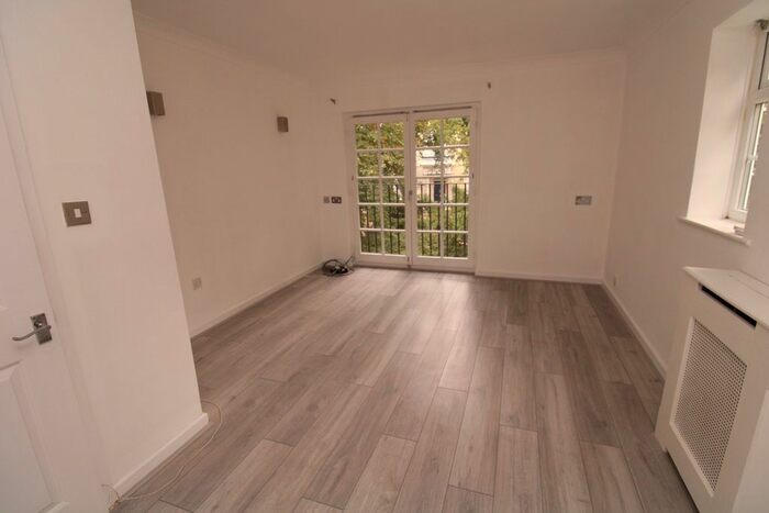 2 Bedroom Flat To Rent In Gilldown Place, Edgbaston, Birmingham, B15