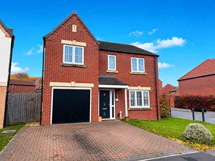 4 Bedroom Detached House To Rent In Heselden Drive, Wakefield, WF1