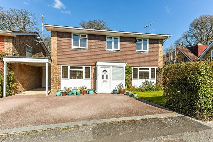 4 Bedroom Link Detached House For Sale In Locke Road, Liphook, Hampshire, GU30